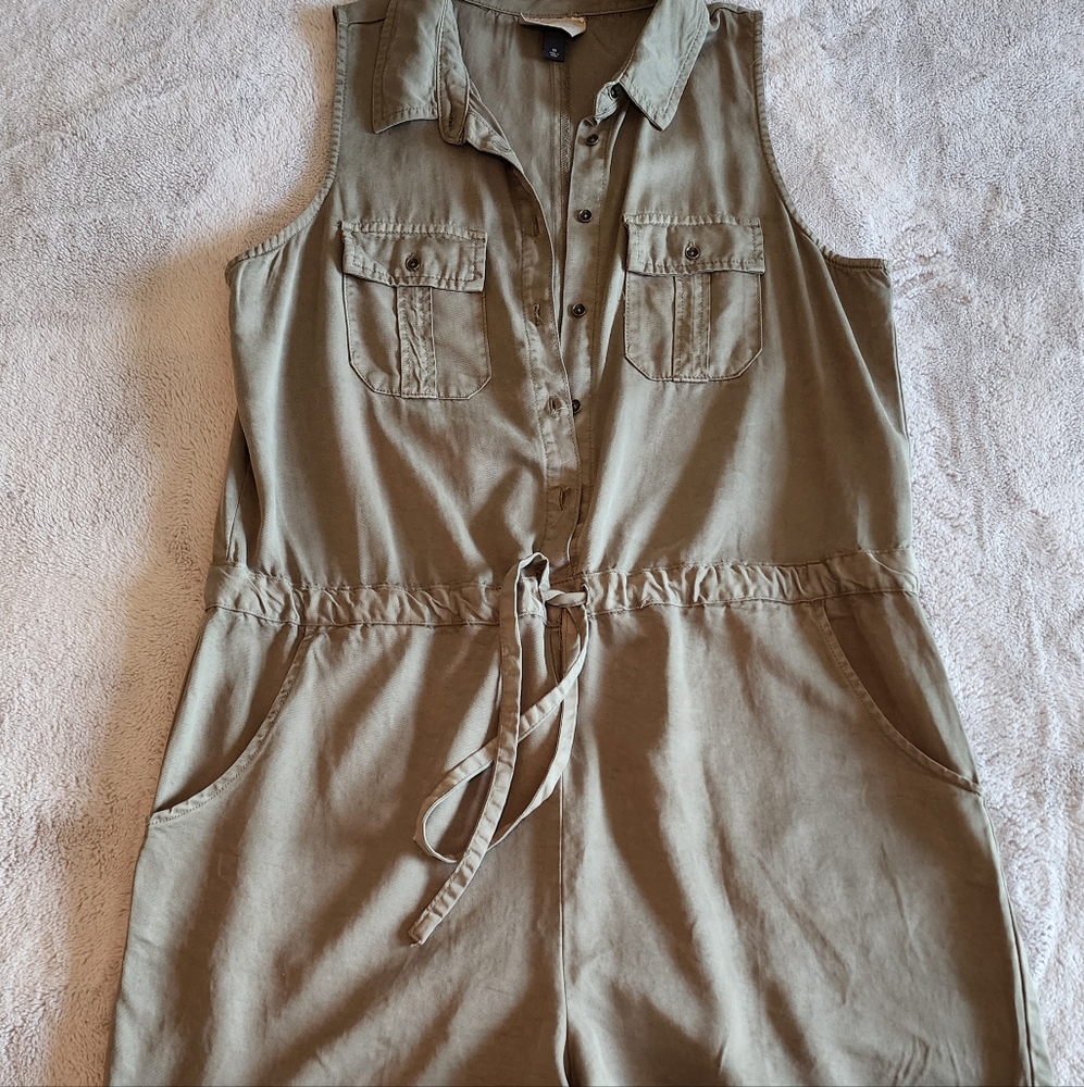 Army Green Sleeveless One Piece Shorts Jumper, Tie front, Front Pockets, M